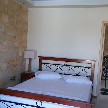Lake Villas Villa Mouríon